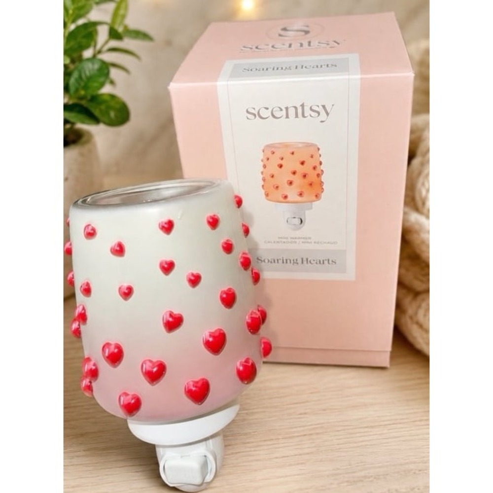 Scentsy Soaring Hearts Plug-in Warmer NEW